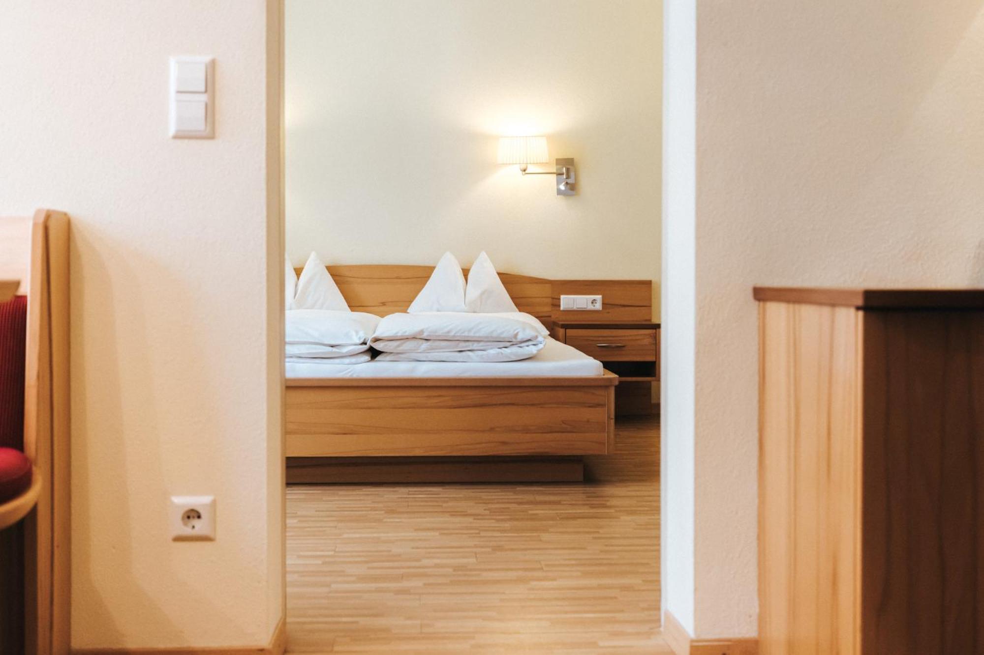 Hotel Schneider Dependance オーバータウエルン エクステリア 写真